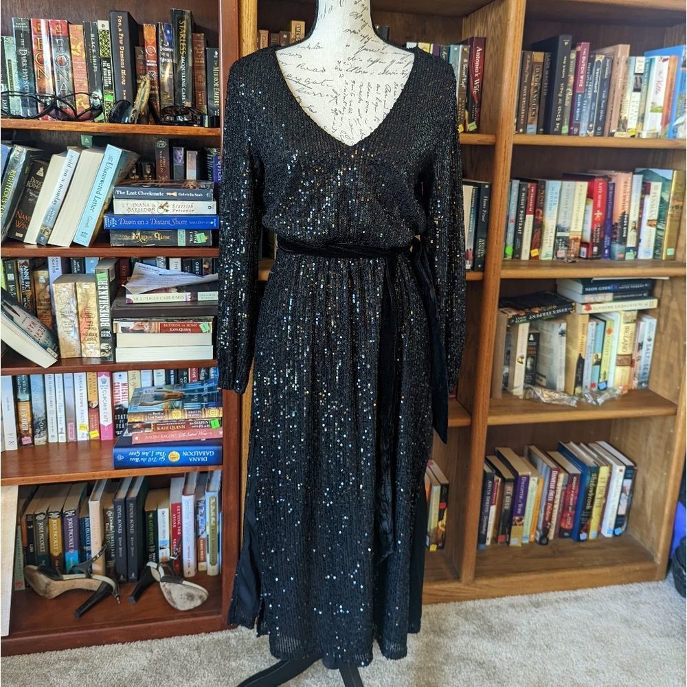 Betsey Johnson long sleeve sequin black midi dress euc sz m